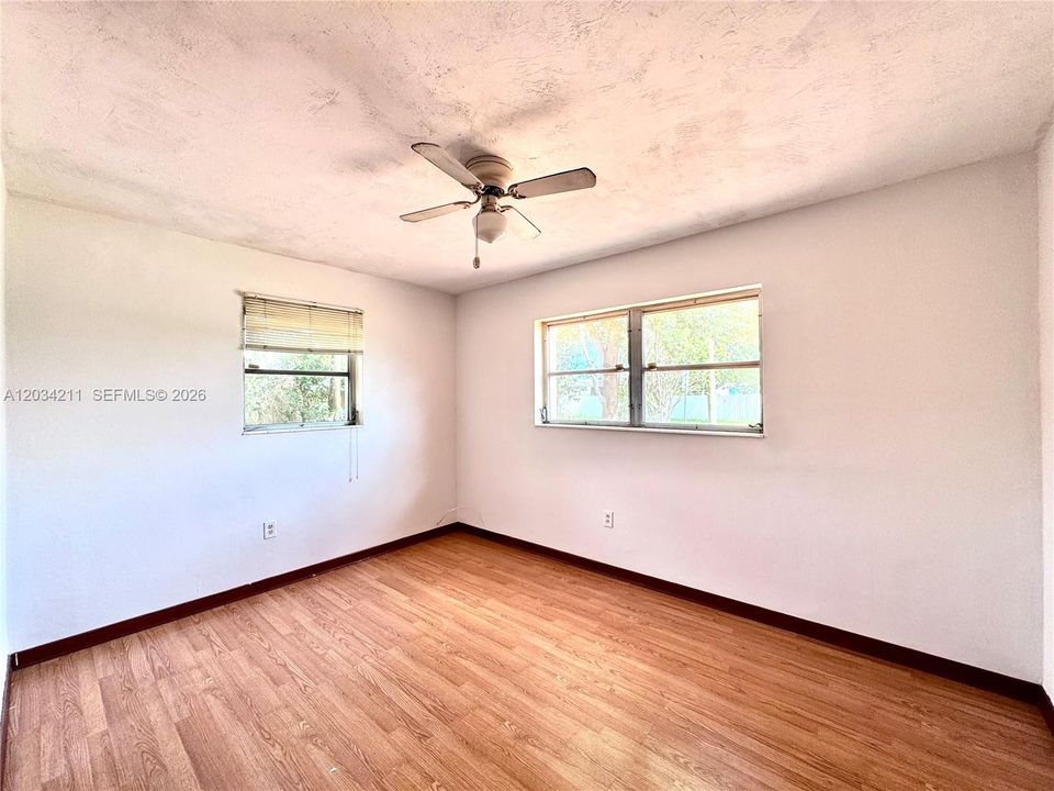 For Sale: $460,000 (3 beds, 2 baths, 1968 Square Feet)