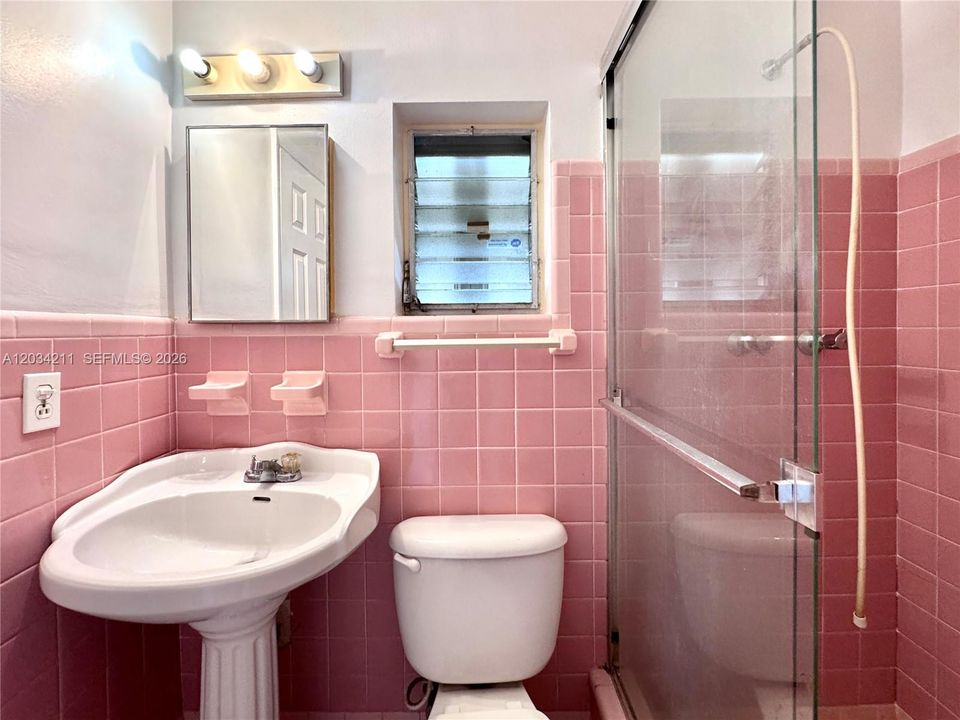 For Sale: $460,000 (3 beds, 2 baths, 1968 Square Feet)