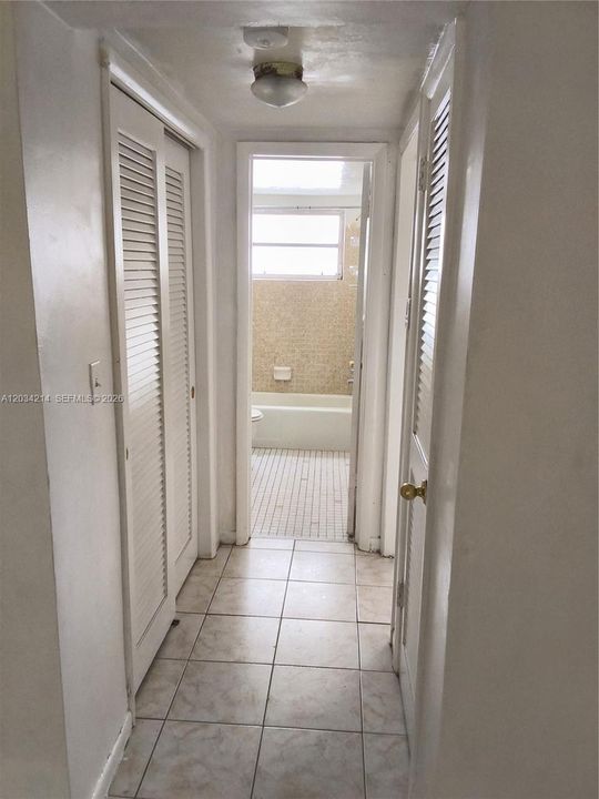 For Rent: $1,575 (1 beds, 1 baths, 750 Square Feet)