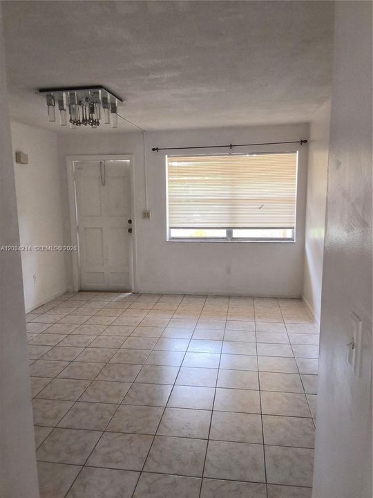 For Rent: $1,575 (1 beds, 1 baths, 750 Square Feet)