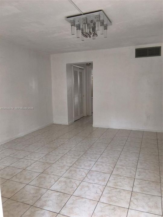 For Rent: $1,575 (1 beds, 1 baths, 750 Square Feet)