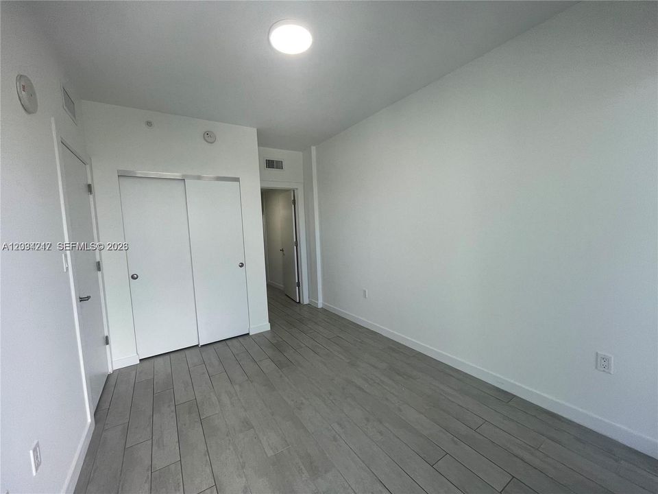 For Sale: $449,900 (2 beds, 2 baths, 815 Square Feet)