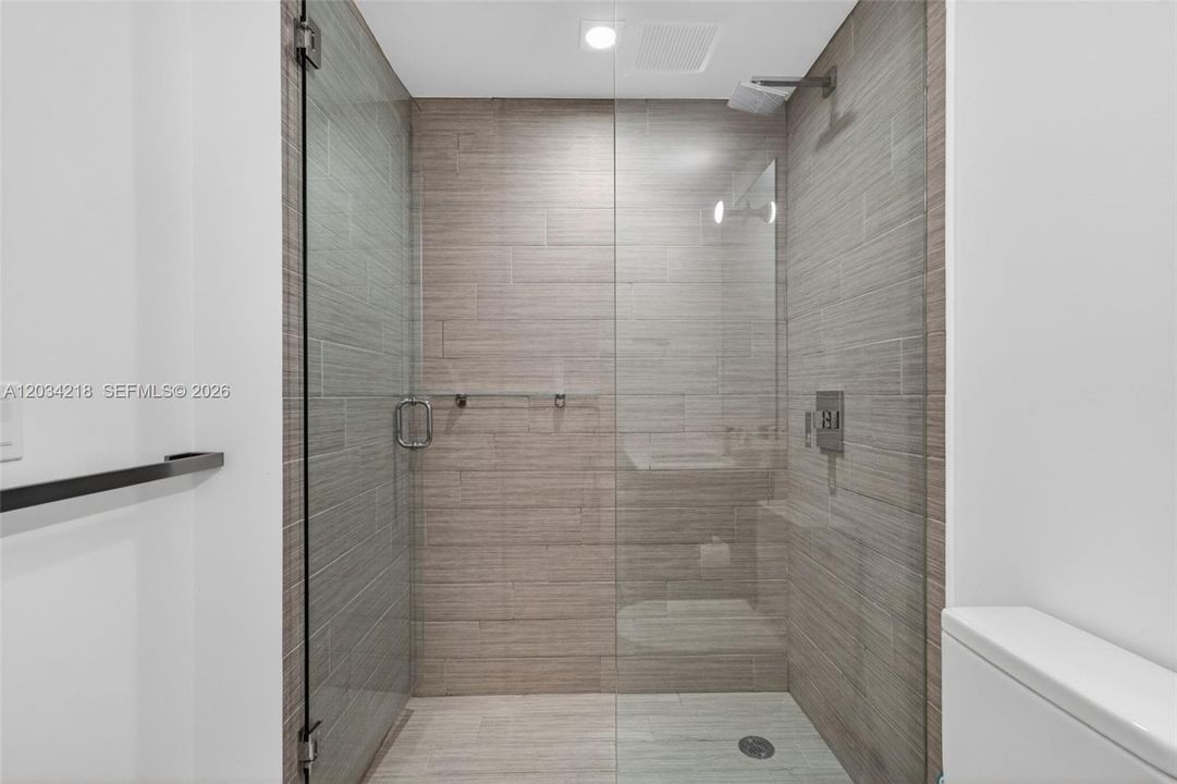 For Rent: $12,000 (3 beds, 3 baths, 1892 Square Feet)
