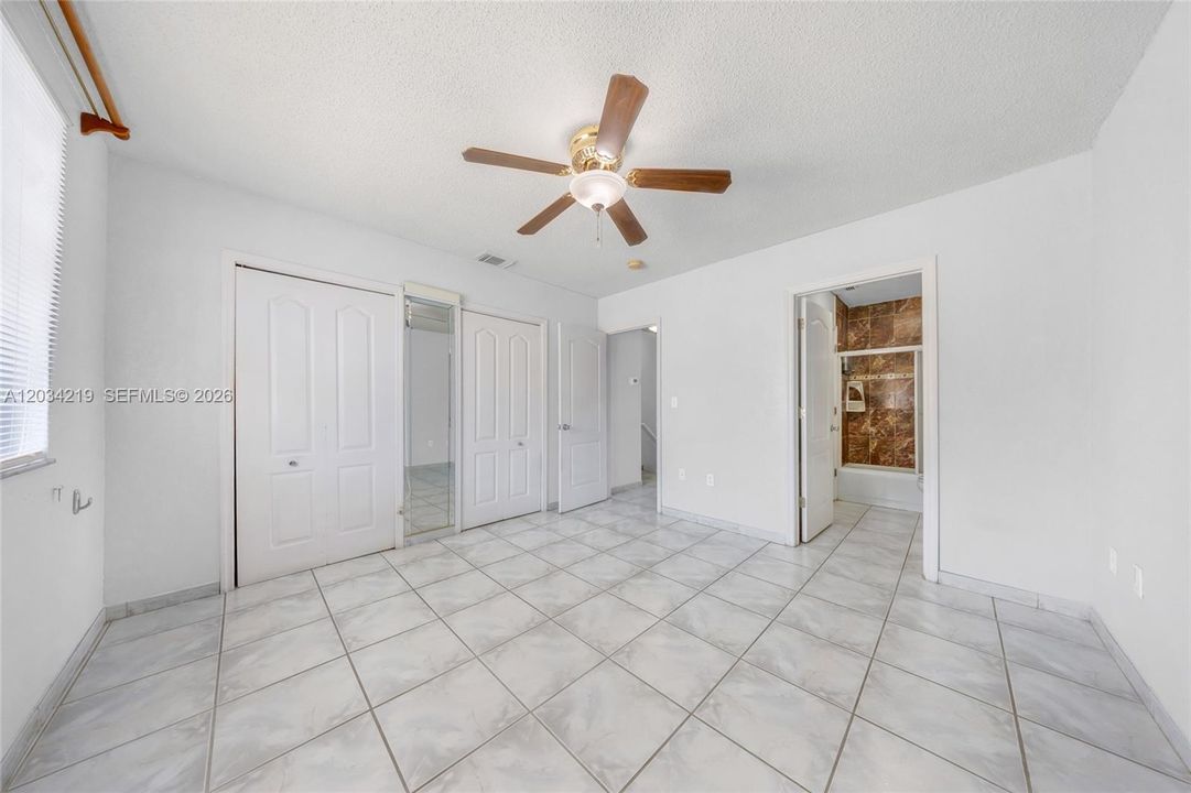 Activo con contrato: $320,000 (2 camas, 1 baños, 930 Pies cuadrados)