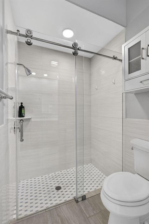 Primary shower