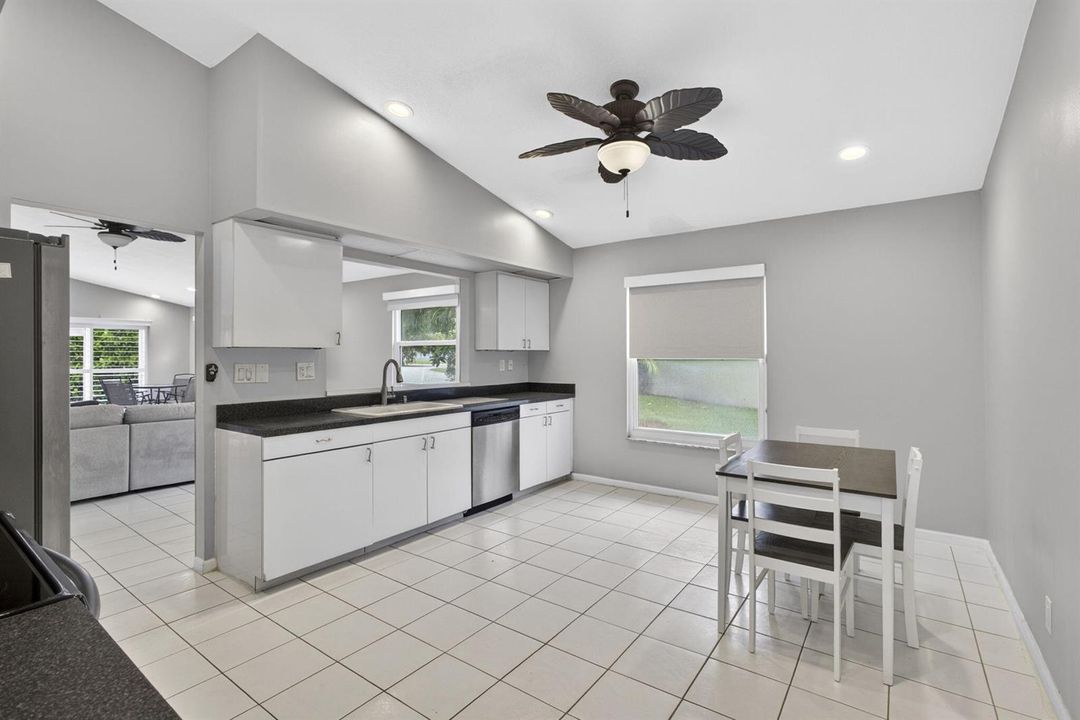 Eat-in Kitchen