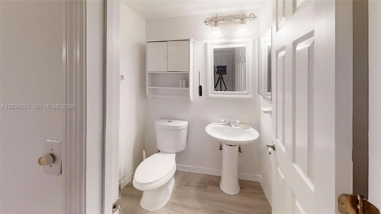For Rent: $1,850 (2 beds, 1 baths, 1010 Square Feet)