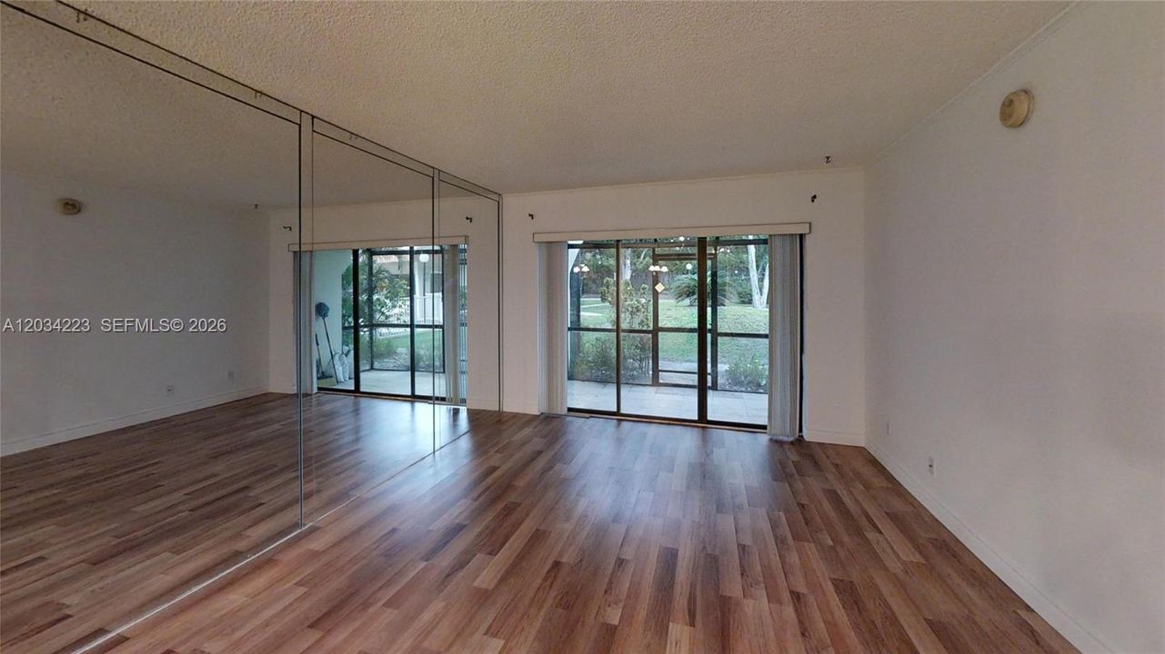 For Rent: $1,850 (2 beds, 1 baths, 1010 Square Feet)