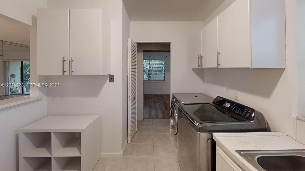 For Rent: $1,850 (2 beds, 1 baths, 1010 Square Feet)