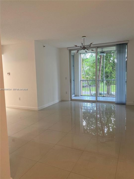 For Rent: $2,600 (2 beds, 2 baths, 1130 Square Feet)