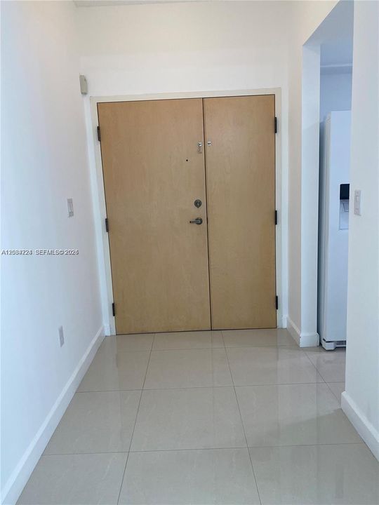 For Rent: $2,600 (2 beds, 2 baths, 1130 Square Feet)