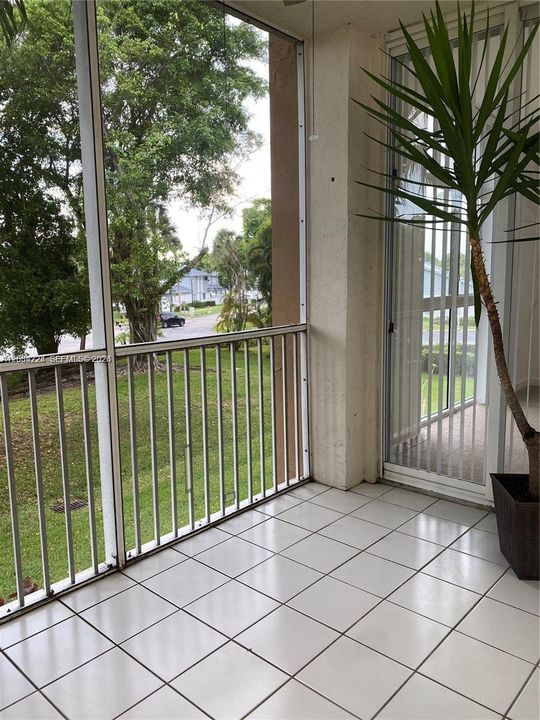 For Rent: $2,600 (2 beds, 2 baths, 1130 Square Feet)