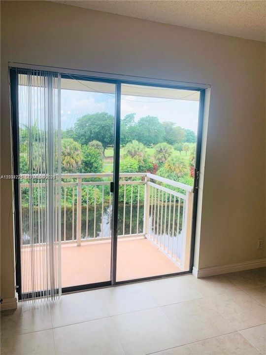 For Rent: $1,800 (1 beds, 1 baths, 656 Square Feet)
