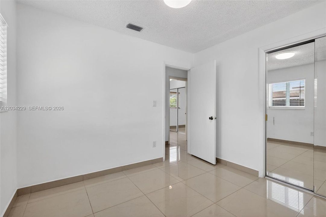 For Rent: $3,900 (4 beds, 3 baths, 1973 Square Feet)
