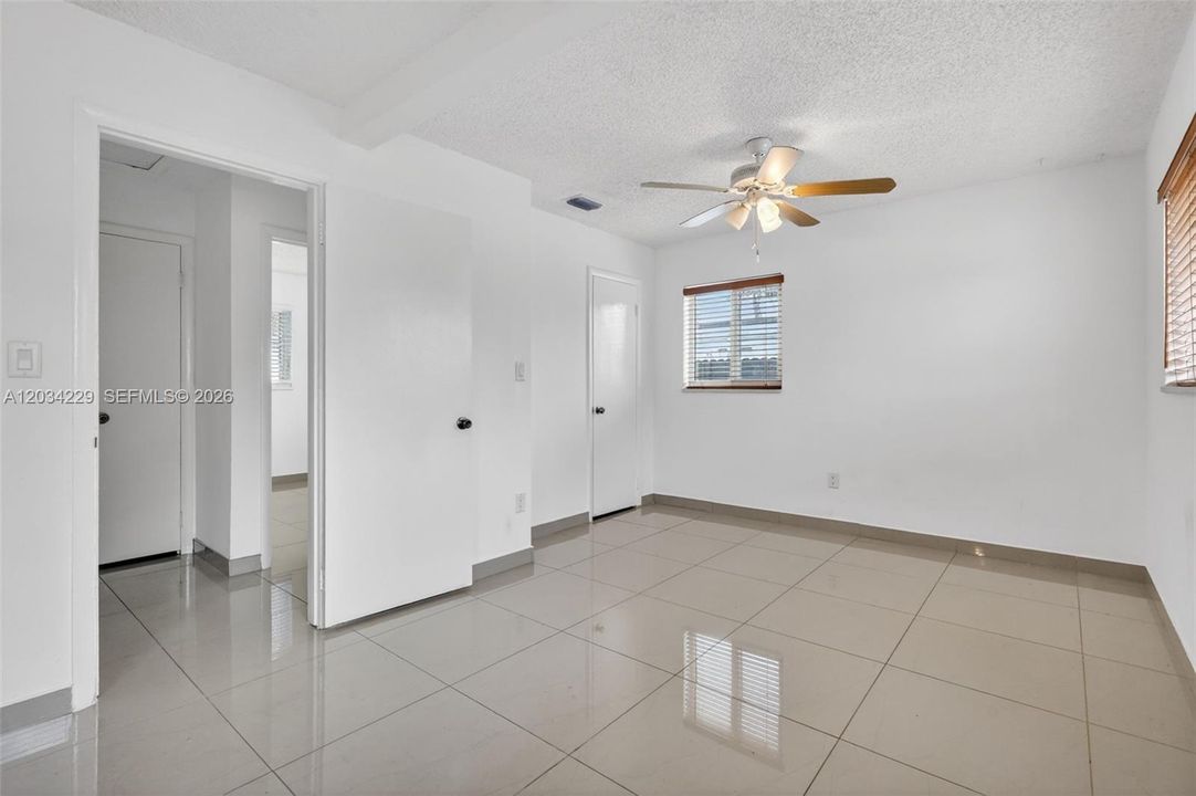 For Rent: $3,900 (4 beds, 3 baths, 1973 Square Feet)