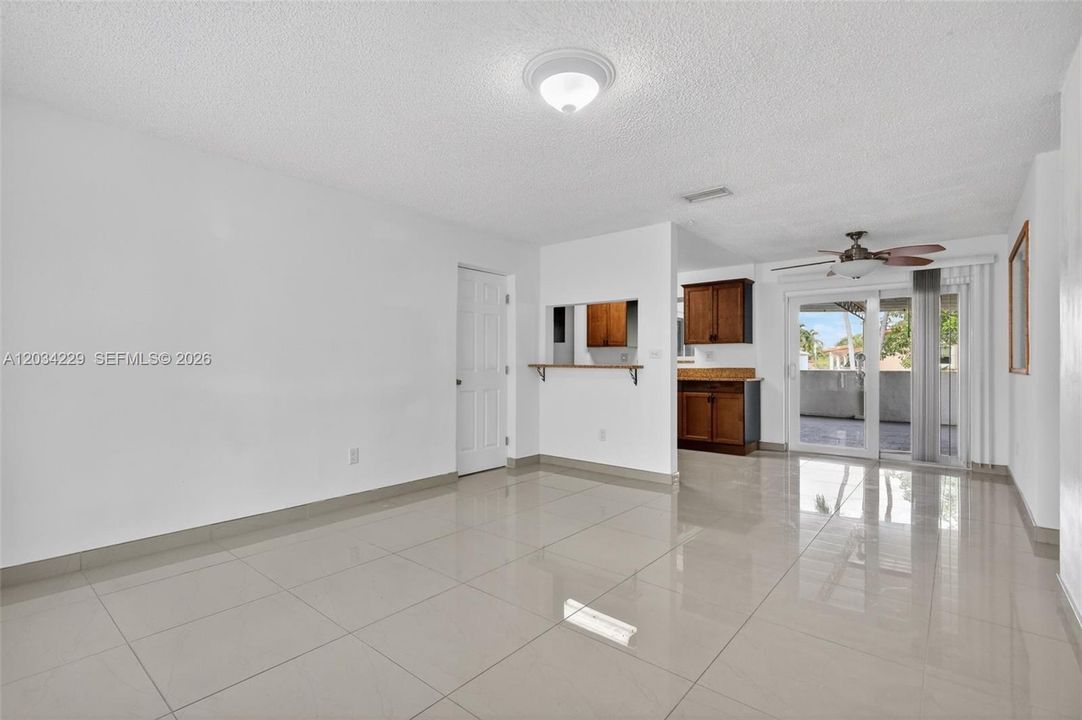 For Rent: $3,900 (4 beds, 3 baths, 1973 Square Feet)