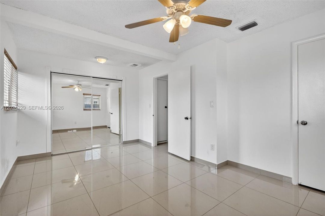 For Rent: $3,900 (4 beds, 3 baths, 1973 Square Feet)
