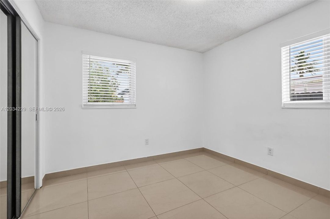 For Rent: $3,900 (4 beds, 3 baths, 1973 Square Feet)