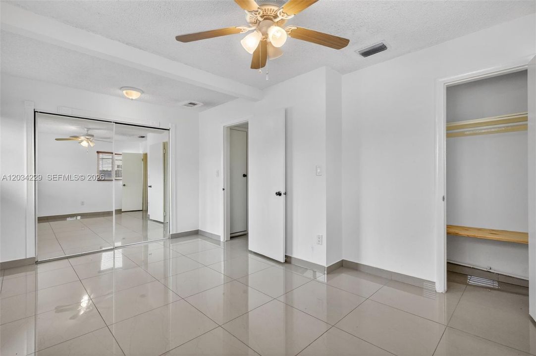 For Rent: $3,900 (4 beds, 3 baths, 1973 Square Feet)