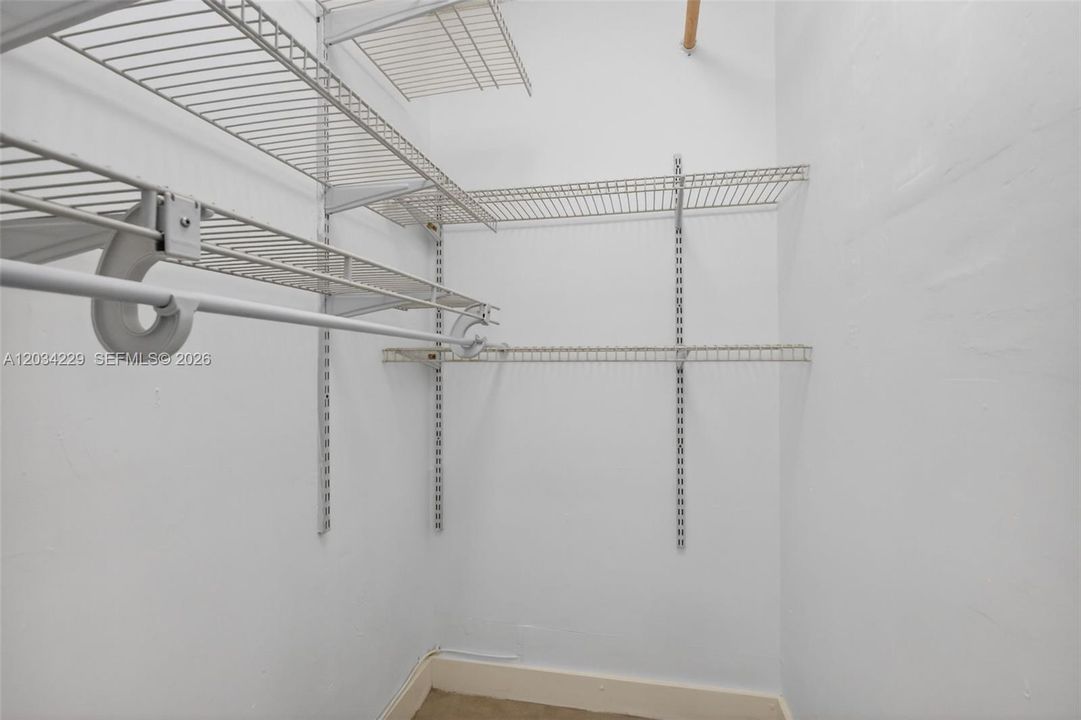 For Rent: $3,900 (4 beds, 3 baths, 1973 Square Feet)