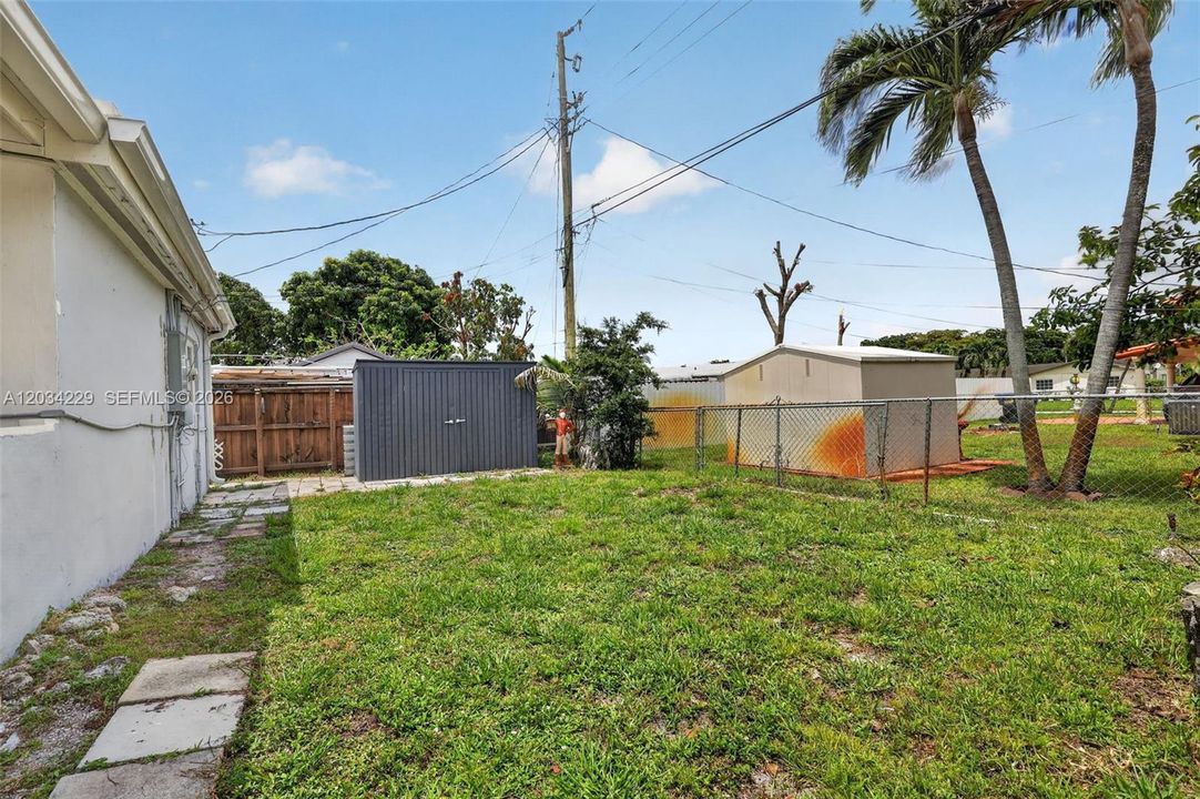 For Rent: $3,900 (4 beds, 3 baths, 1973 Square Feet)