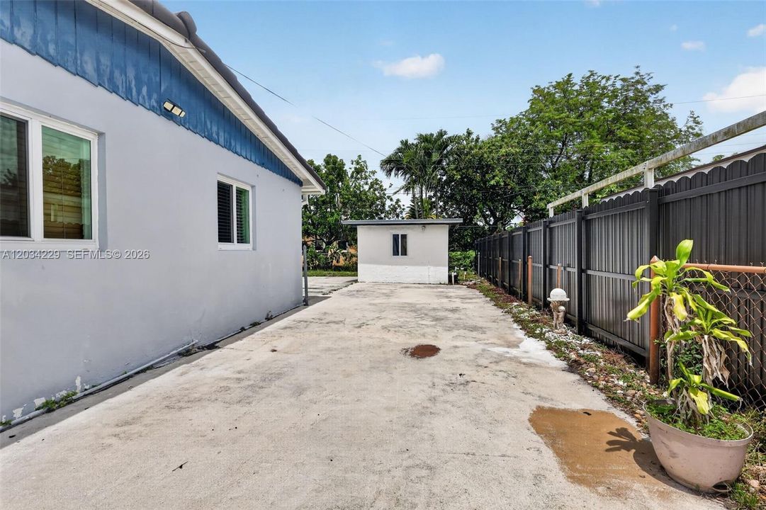 For Rent: $3,900 (4 beds, 3 baths, 1973 Square Feet)