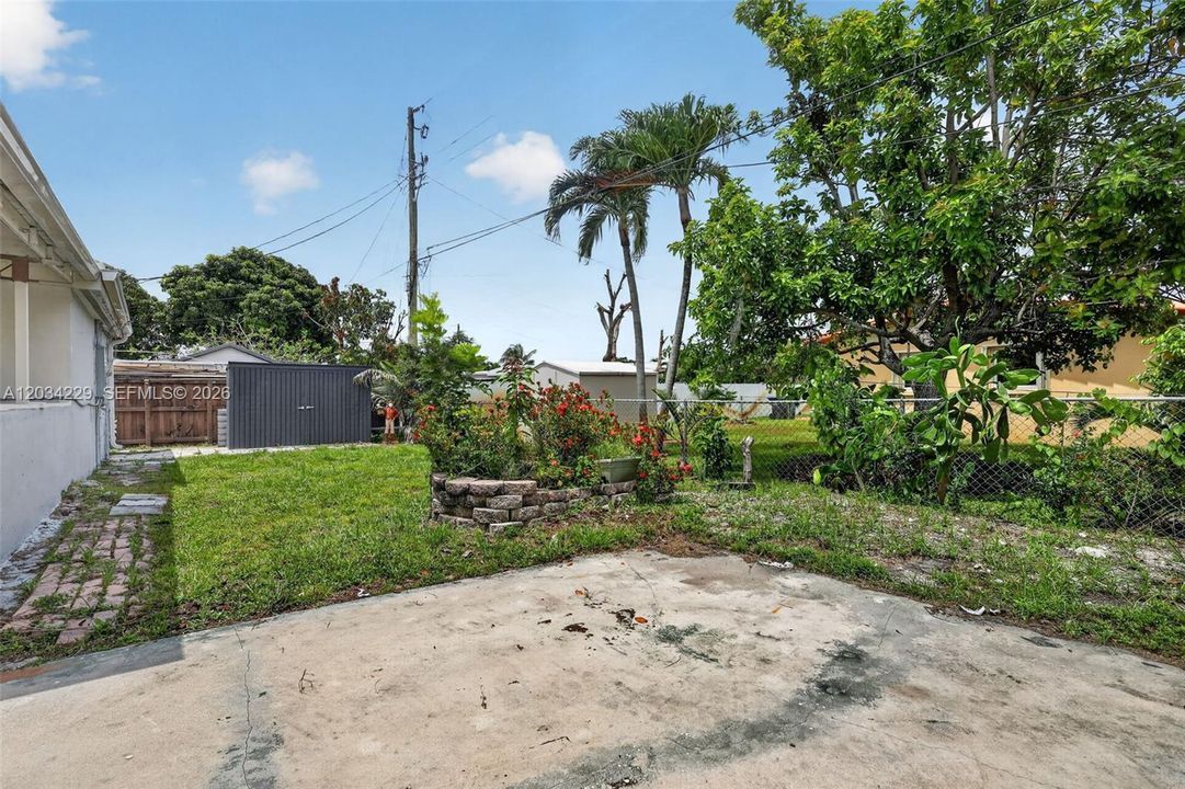 For Rent: $3,900 (4 beds, 3 baths, 1973 Square Feet)