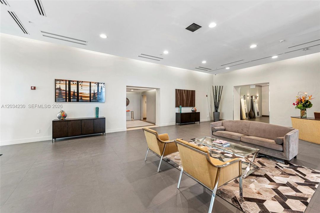 En Venta: $799,000 (2 camas, 2 baños, 1331 Pies cuadrados)
