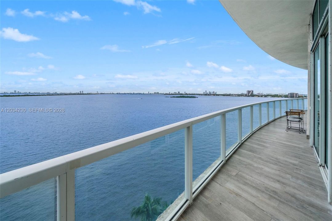 En Venta: $799,000 (2 camas, 2 baños, 1331 Pies cuadrados)