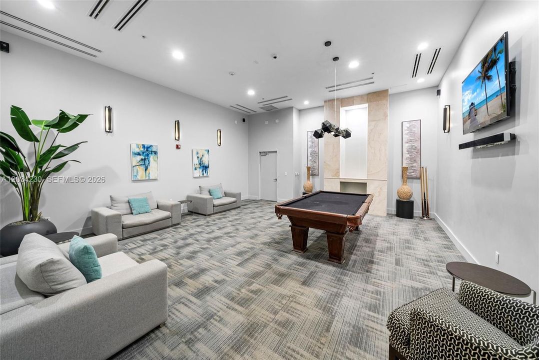En Venta: $799,000 (2 camas, 2 baños, 1331 Pies cuadrados)