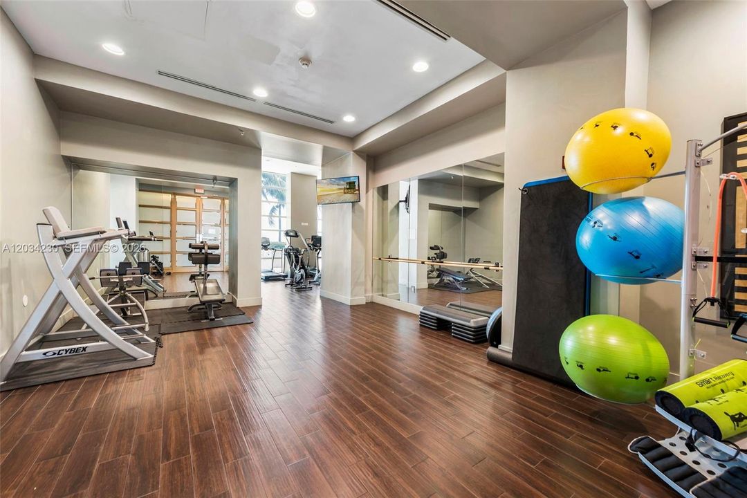En Venta: $799,000 (2 camas, 2 baños, 1331 Pies cuadrados)