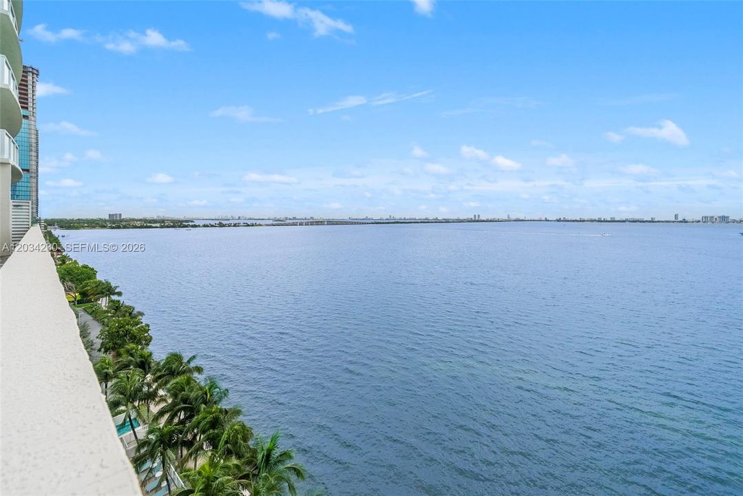 En Venta: $799,000 (2 camas, 2 baños, 1331 Pies cuadrados)