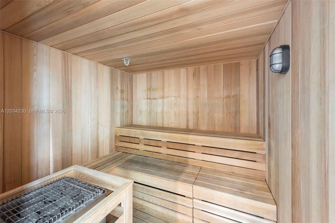 En Venta: $799,000 (2 camas, 2 baños, 1331 Pies cuadrados)