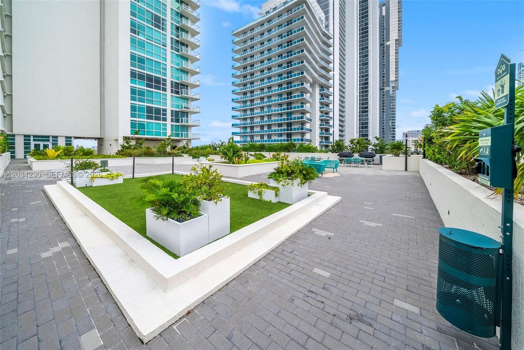 En Venta: $799,000 (2 camas, 2 baños, 1331 Pies cuadrados)