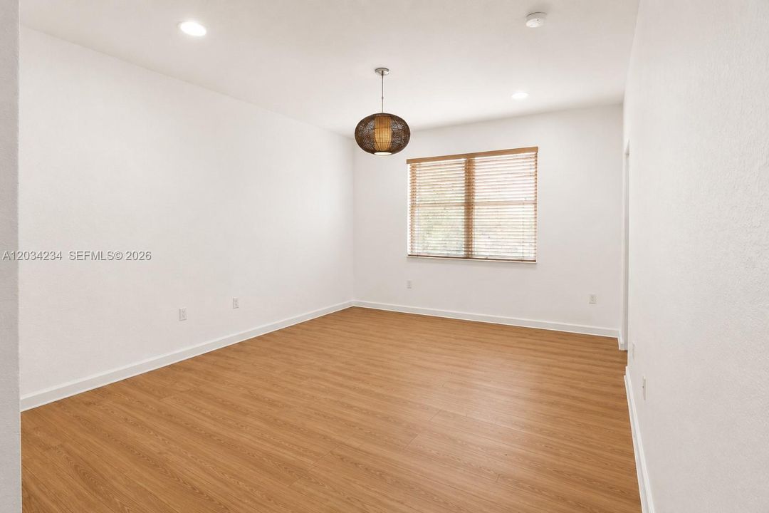 En Venta: $610,000 (5 camas, 3 baños, 2552 Pies cuadrados)