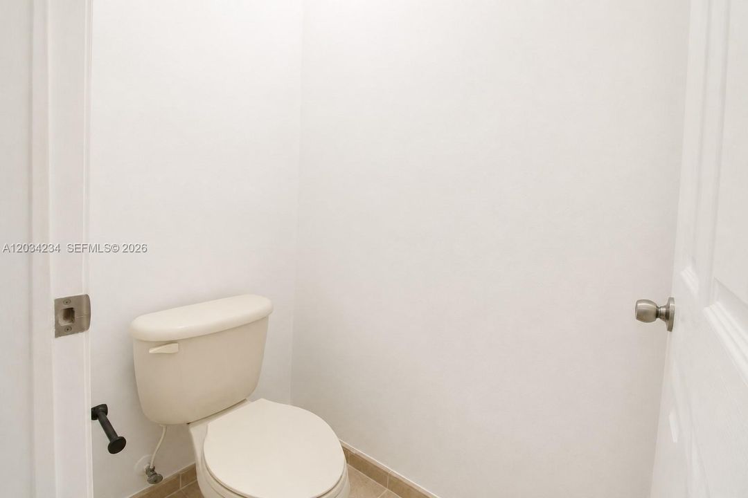En Venta: $610,000 (5 camas, 3 baños, 2552 Pies cuadrados)