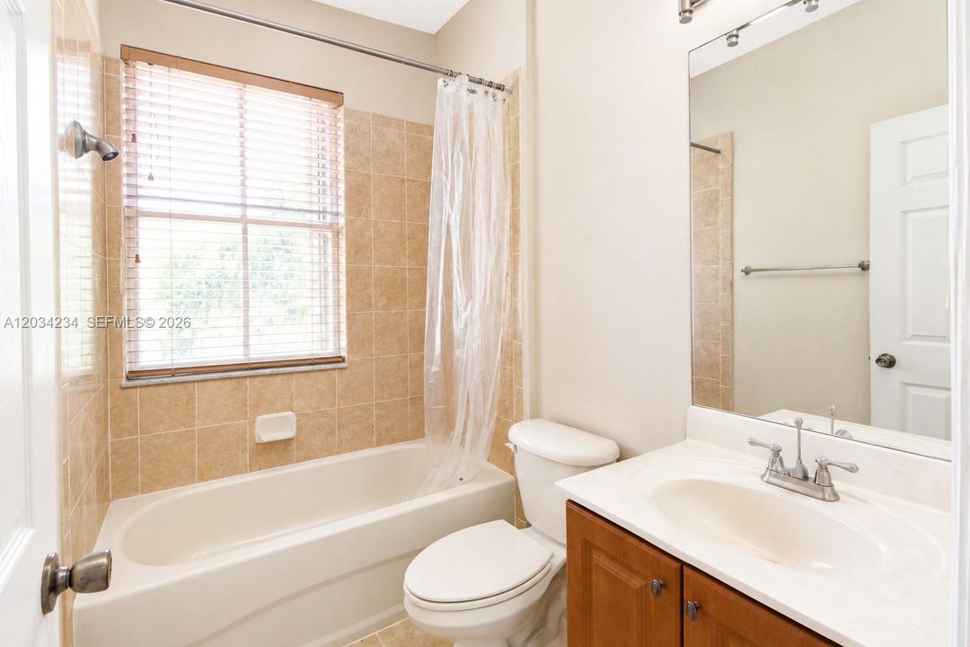 En Venta: $610,000 (5 camas, 3 baños, 2552 Pies cuadrados)