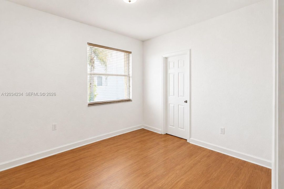 En Venta: $610,000 (5 camas, 3 baños, 2552 Pies cuadrados)