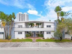 For Rent: $2,900 (2 beds, 2 baths, 1049 Square Feet)