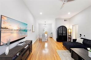 For Rent: $2,900 (2 beds, 2 baths, 1049 Square Feet)