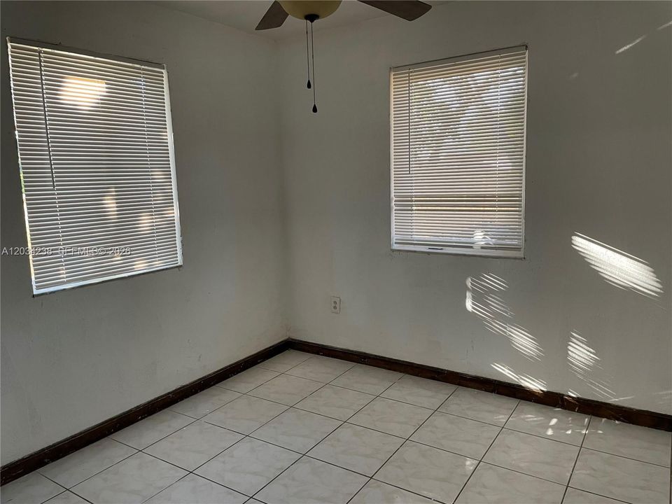 For Rent: $4,200 (4 beds, 2 baths, 1320 Square Feet)