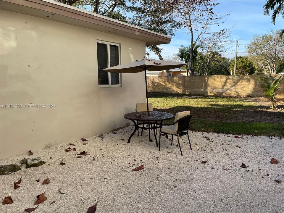 For Rent: $4,200 (4 beds, 2 baths, 1320 Square Feet)