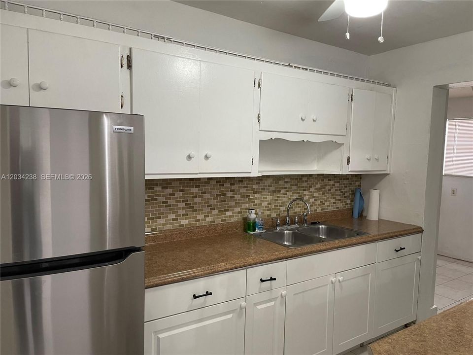 For Rent: $4,200 (4 beds, 2 baths, 1320 Square Feet)
