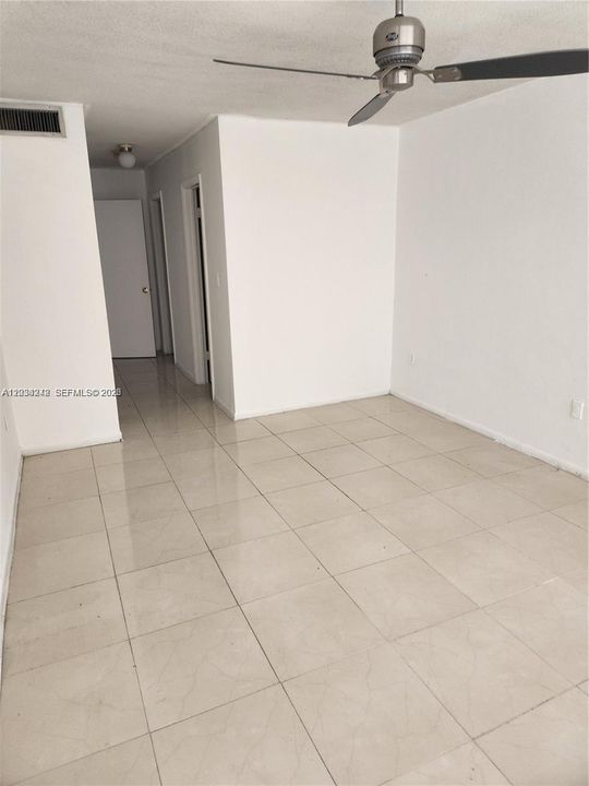 В аренду: $1,550 (1 спален, 1 ванн, 898 Квадратных фут)