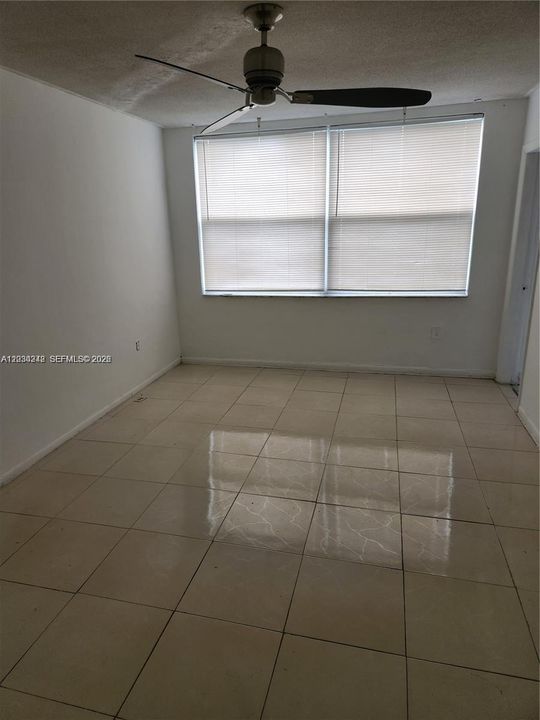 В аренду: $1,550 (1 спален, 1 ванн, 898 Квадратных фут)