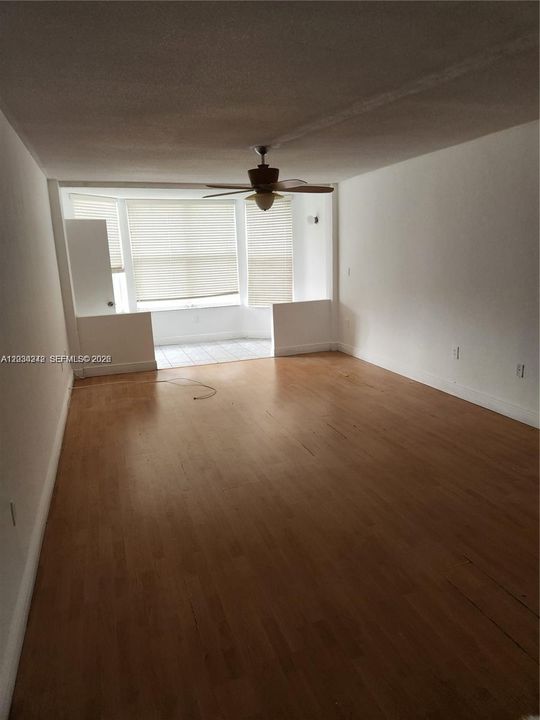 В аренду: $1,550 (1 спален, 1 ванн, 898 Квадратных фут)