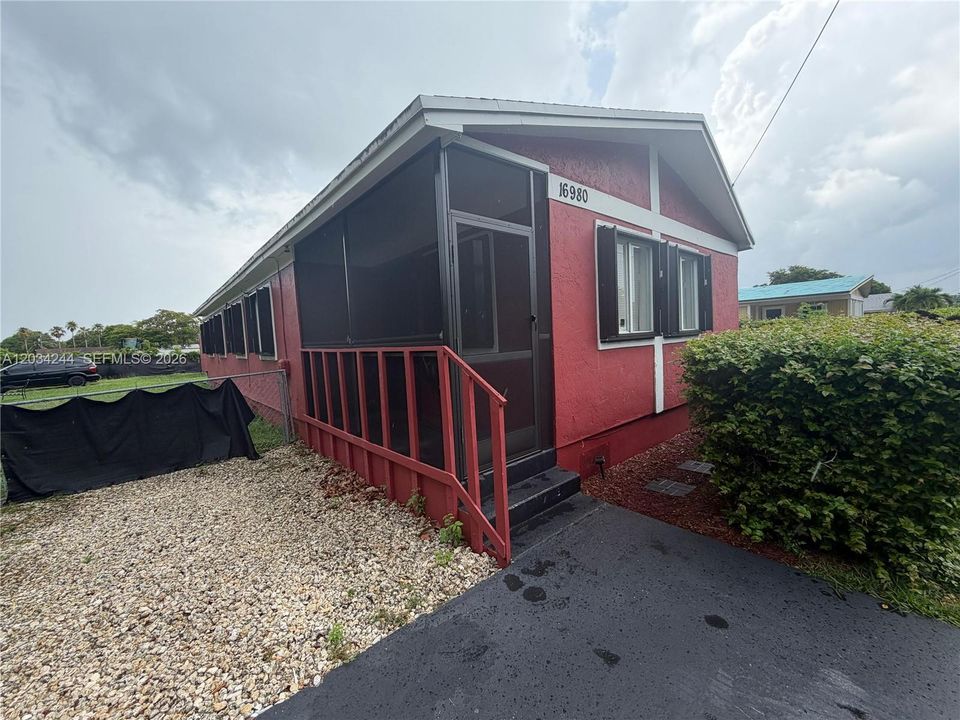 En Venta: $489,990 (3 camas, 2 baños, 1162 Pies cuadrados)