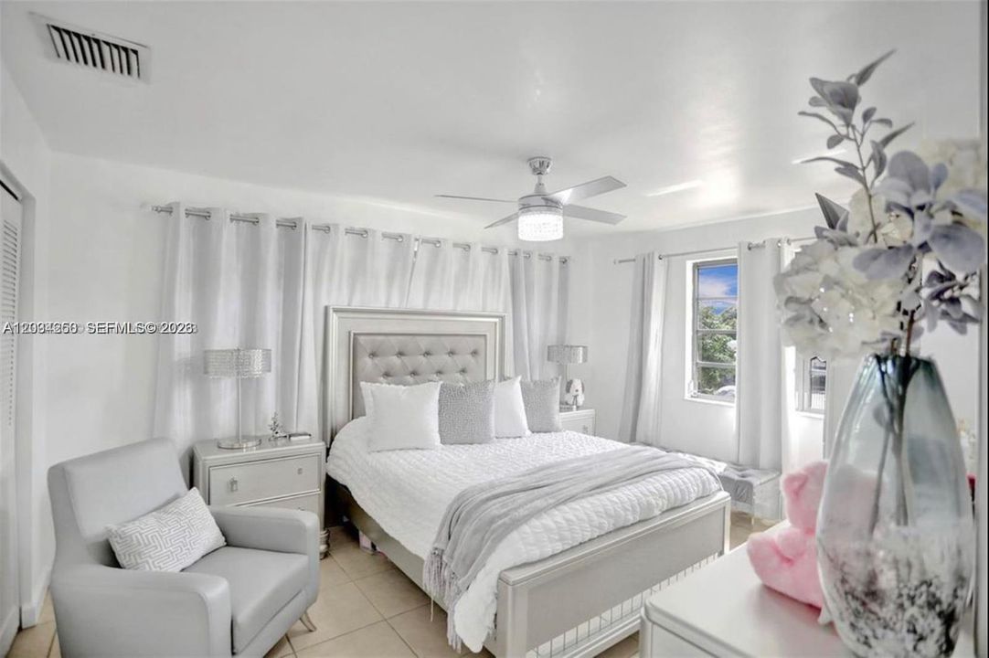 For Rent: $2,400 (2 beds, 1 baths, 2428 Square Feet)