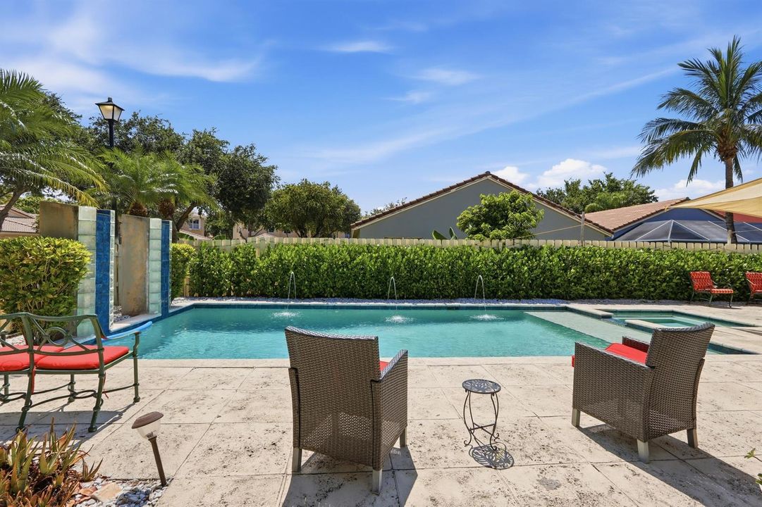 43_43. pool area