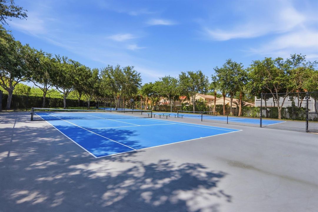 45_45. tennis and pickleball courts